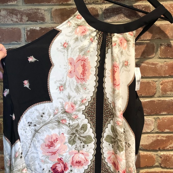 NWT. Black Floral Sleeveless Blouse w Tie Back - Picture 2 of 6